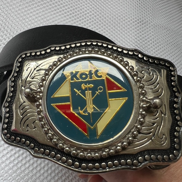 Knights of Columbus Buckle w. Brown Leather Belt 1 1/4" Wide Size 38 - Picture 3 of 10